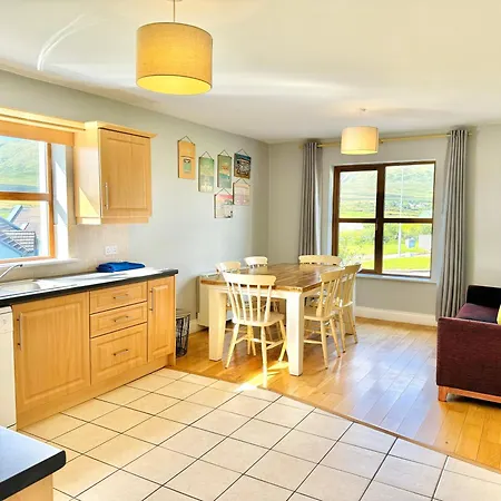 بيت للعطل No's 6, 8 & 9 Dingle Homes *