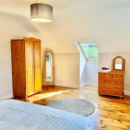 No's 6, 8 & 9 Dingle Homes بيت للعطل *