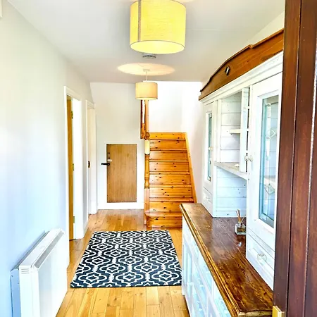 No's 6, 8 & 9 Dingle Homes 펜션 Lispole