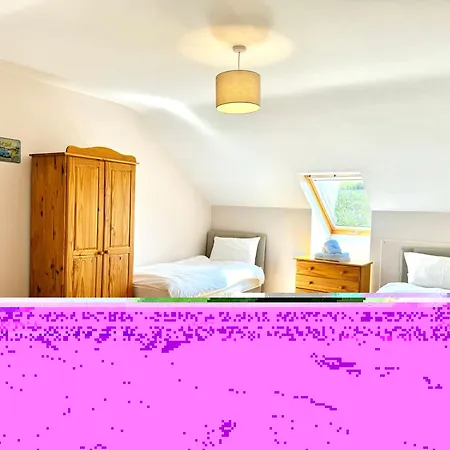 No's 6, 8 & 9 Dingle Homes بيت للعطل *