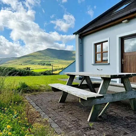 No's 6, 8 & 9 Dingle Homes بيت للعطل *