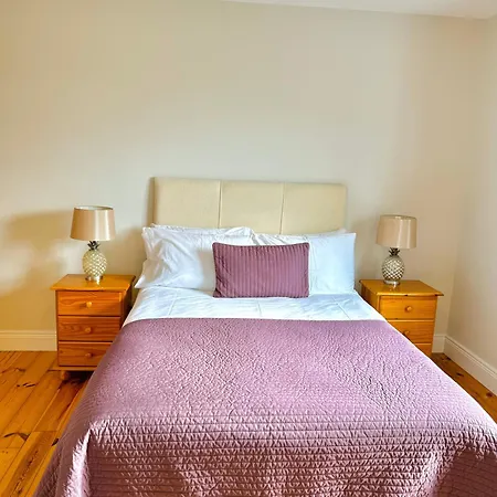 No's 6, 8 & 9 Dingle Homes بيت للعطل Lispole