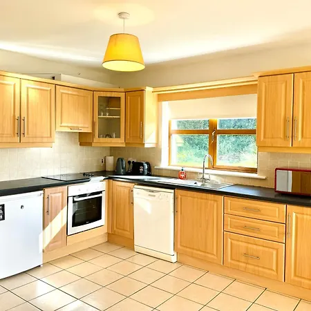 No's 6, 8 & 9 Dingle Homes Lispole